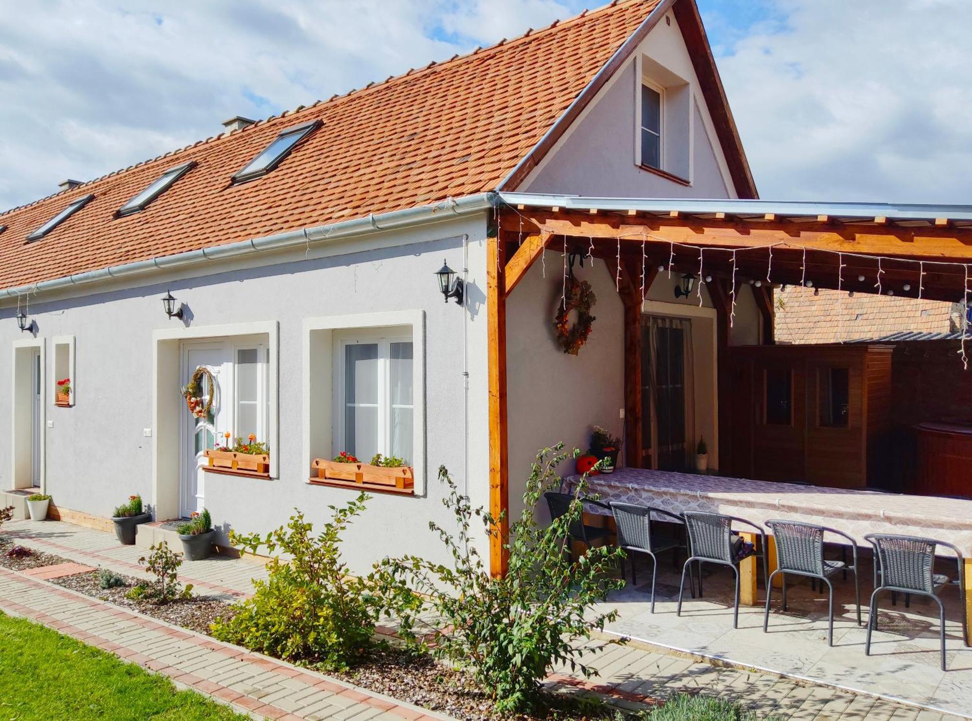 Borostyankut Wellness Home Баконьбель Экстерьер фото